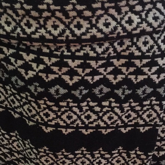 Boho Loft size 6P printed skirt with from flap - Picture 2 of 3